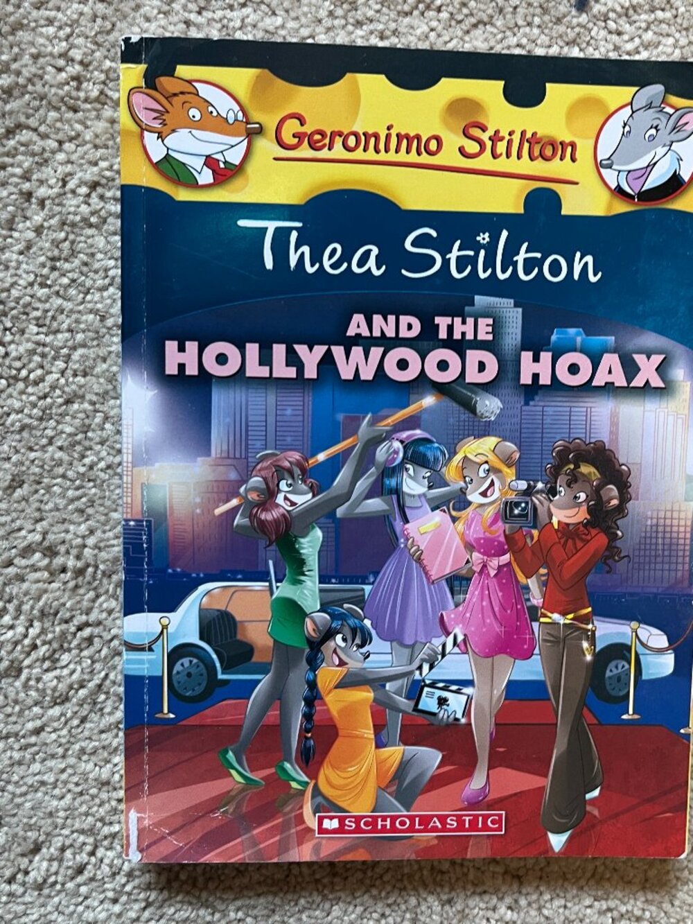 Thea Stilton and the Hollywood Hoax Paperback Book